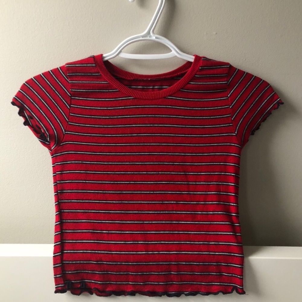 Garage: Red Stripped Top❣️